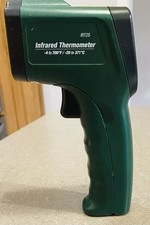 Extech IRT25 Infrared Thermometer Non-Contact Laser Temp Gun, 700 F Max