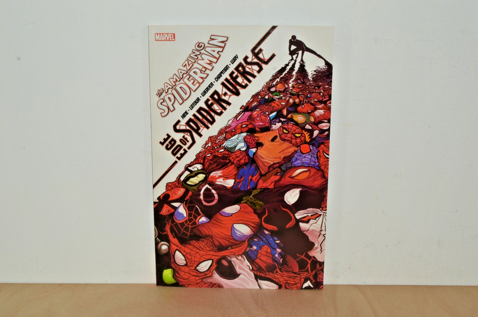 Marvel: The Amazing Spider-Man Edge of Spider-Verse - David Hine (#V1)