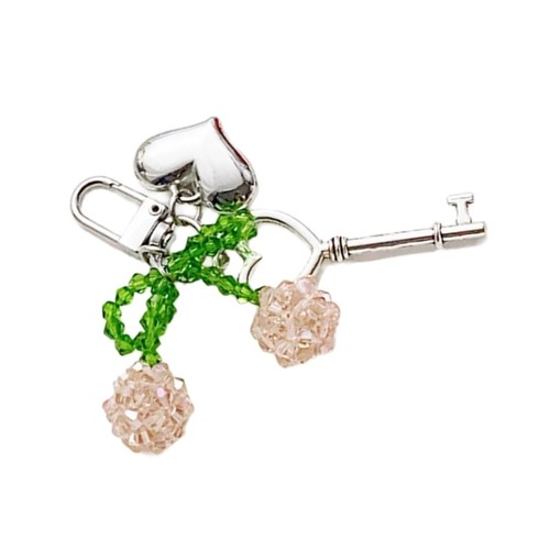 Lovely Handmade Cherrys Heart Keychain with Crystal Detail Alloy Craftsmanship - Afbeelding 5 van 10