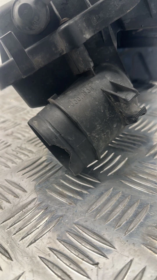 SEAT IBIZA 1,4 L GASOLINA 2010 CAJA FILTRO AIRE 036129620H Foto 4 de 4