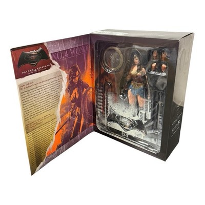 Batman v Superman Wonder Woman   Play Arts Kai Action Figure   Brand New Sealed