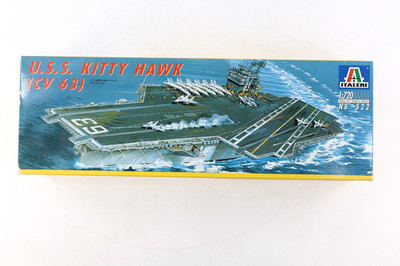Italeri USS Kitty Hawk (CV 63) 1/720 Model Kit
