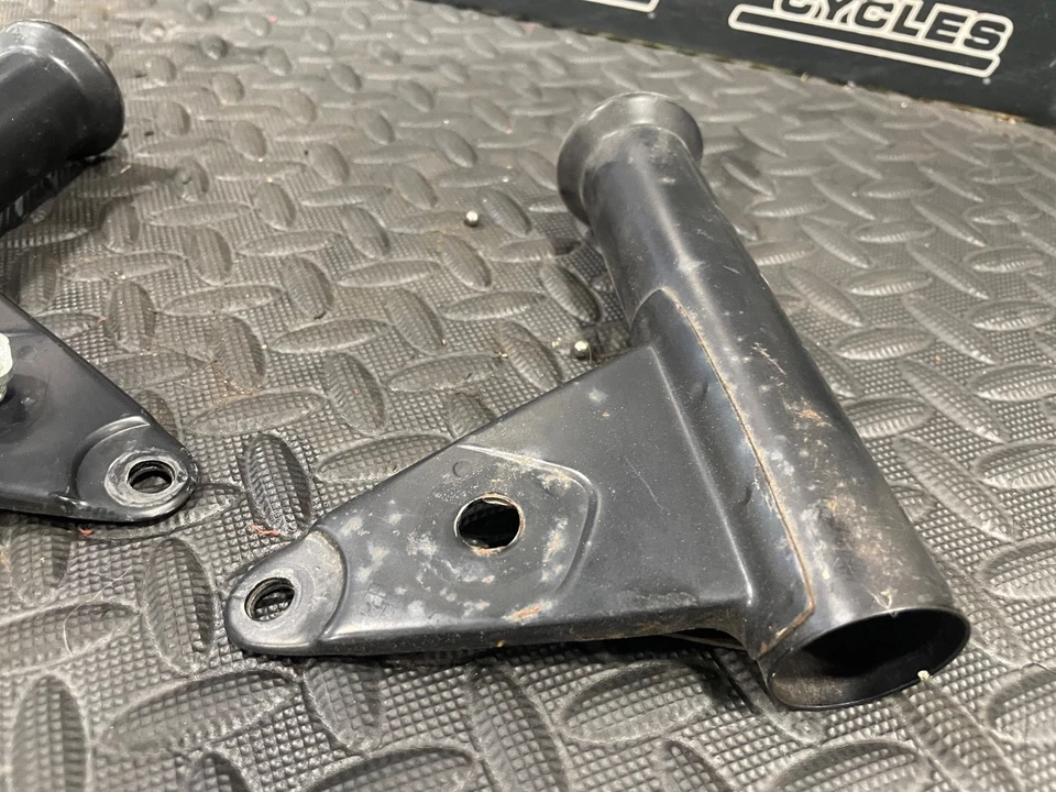 Honda CB125S 1984 soportes de faros orejas OEM HONDA Foto 3 de 4