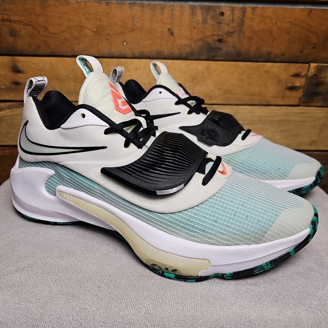 NIKE Zoom Freak 3 White Black CLEAR Emerald MENS Shoes Basketball