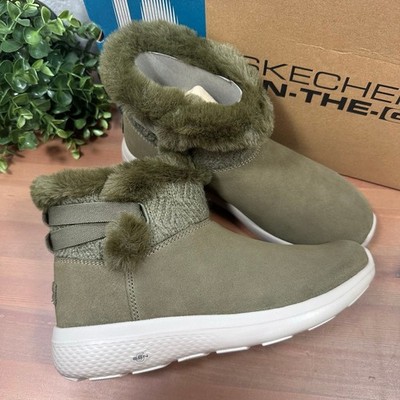 Skechers Women's Winter Gleam On-the-GO City Water Repellent Suede Boots Size 7