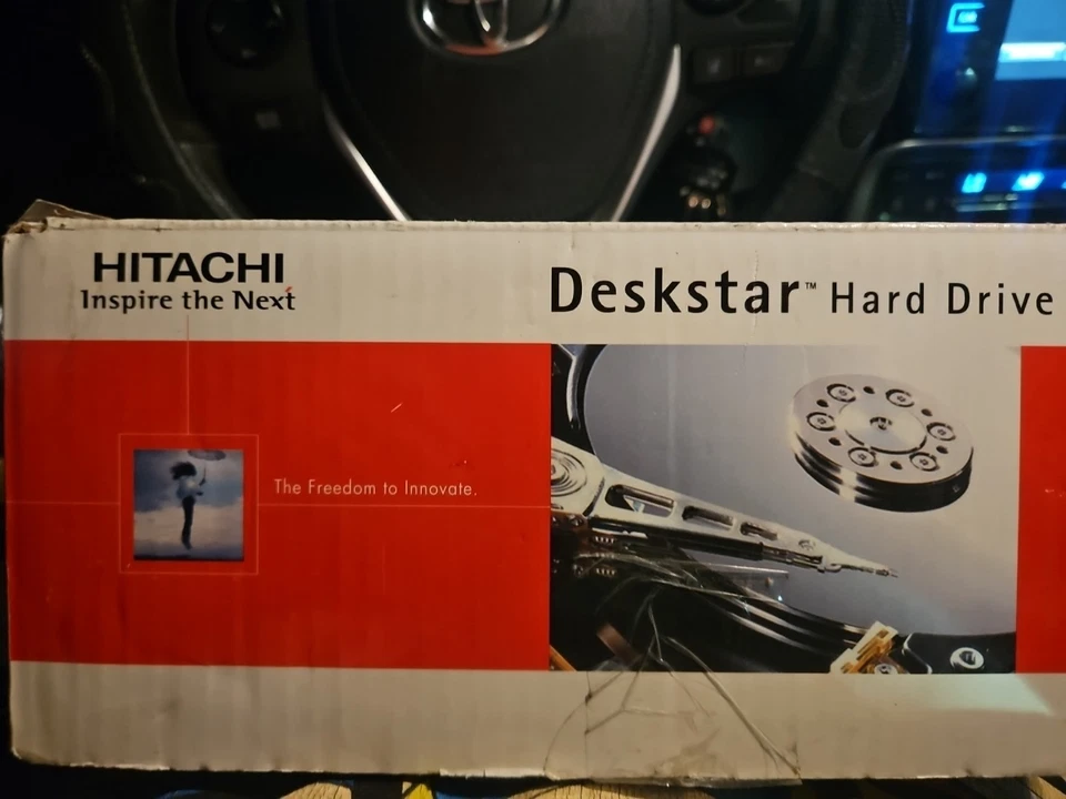 HITACHI Deskstar 160GB Hard Drive HDS722516VLAT80 Retail Kit New In Package - Image 4 of 4