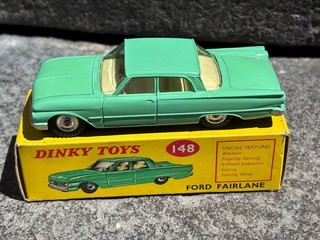 Jouet Ancien Dinky Toys Ford Fairlane sortie collection