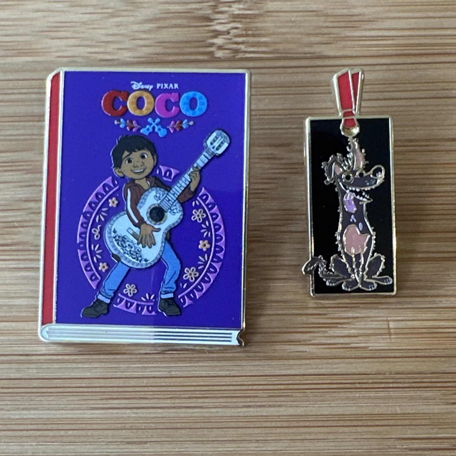 Disney Coco Miguel And Dante Book & Bookmark Uncas Int Enamel Pin Set Pixar