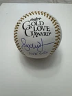 Andruw Jones Signed Gold Glove Baseball With 10 Time G.G Beckett Witness