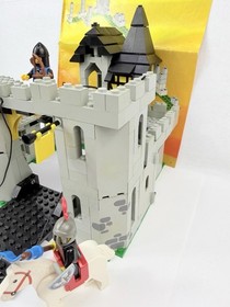 LEGO 6074 Black Falcon&rsquo;s Fortress Castle 1986 Vintage w/3 Minifigs Horses No Box