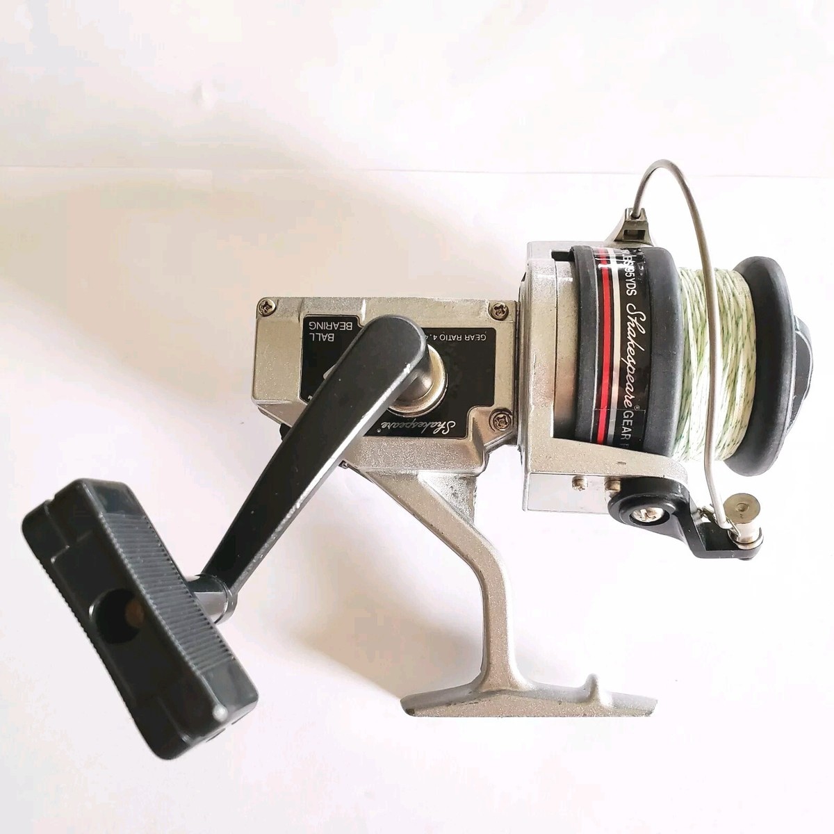 Vintage Shakespeare Omni 070 Spinning Reel With Line Collector Quality Clean