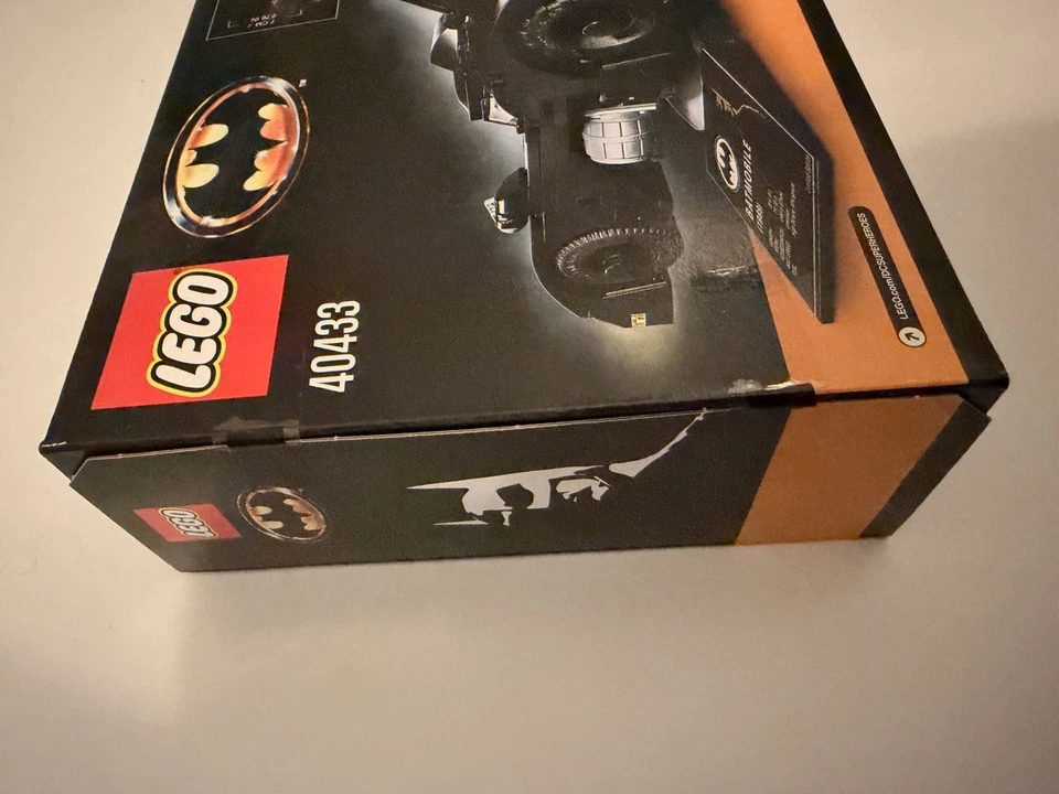 LEGO DC Comics Super Heroes: Batimóvil 1989 - Edición Limitada (40433) Foto 3 de 4