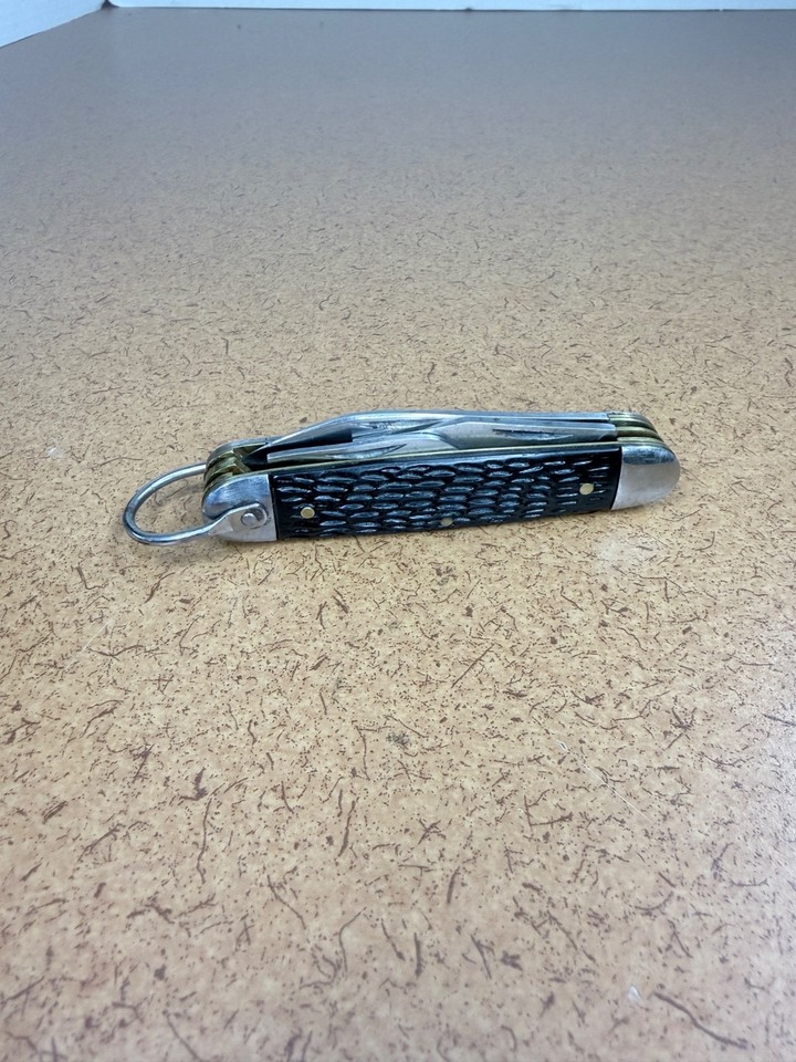 A 4-blade Imperial Providence multi-tool pocket knife — Imperial made iconic American pocket knives for generations and this chunky multi-blade is a proper vintage EDC relic.