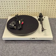 Pro-Ject Debut Carbon EVO Turntable with AT-VM95E Cartridge, White(Used)c#2305