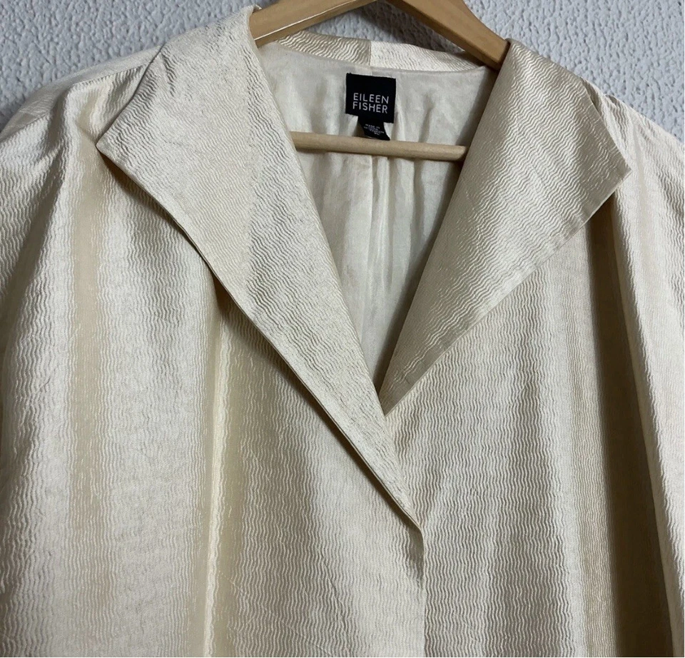 Chaqueta ondulada de seda Eileen Fisher XL frente abierto beige carrera minimalista Foto 4 de 4