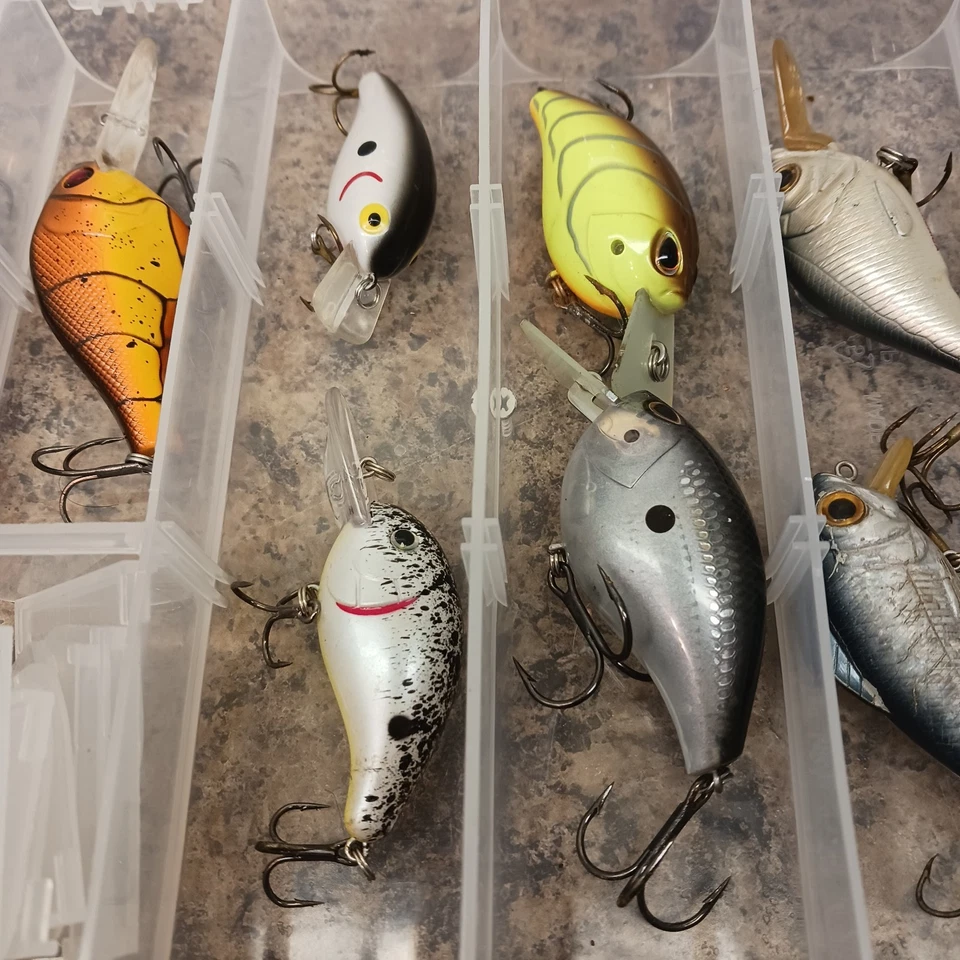 Lote de 9 Crankbaits Cuadrados de Buceo Poco Profundo con Almacenamiento Diawa Matzou Foto 3 de 4