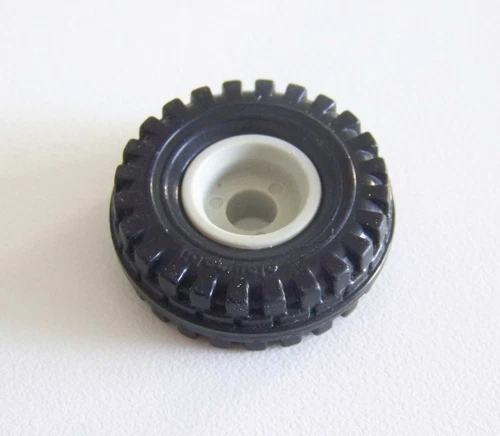 Playmobil (P606) Safari - Shiny Black Wheel All Vintage Jeep 3532 3437 3478