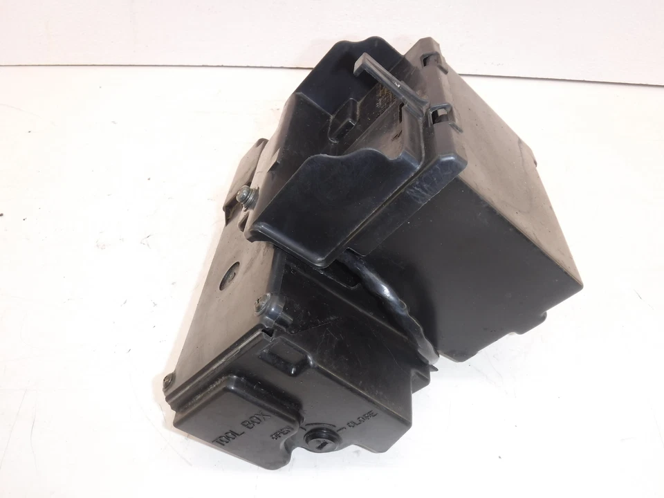 2005 Honda shadow spirit 750 BATTERY TRAY BOX HOLDER - Image 4 of 4