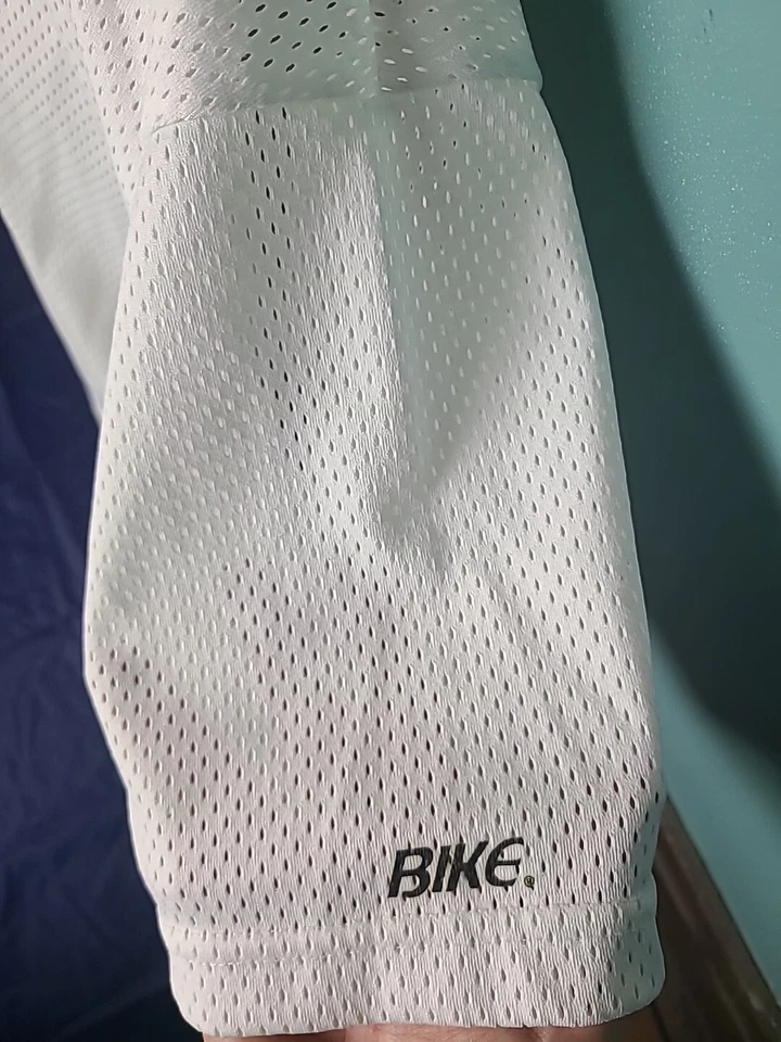 Camiseta deportiva de malla con botones vintage de los 80 y 90 para hombre talla XL blanca Foto 4 de 4