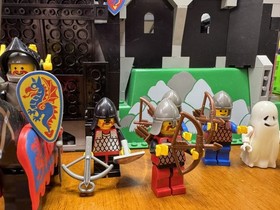 LEGO 6086 Black Knight's Castle with instructions, 99.9% complete! RARE