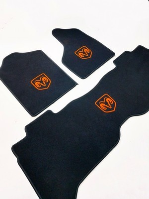 PREMIUM Velours Schwarze Fußmatten für Dodge Ram Crew Cab 2009-2018 orange