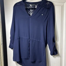 Navy Women’s Signature Studio Size S with Crochet Detail