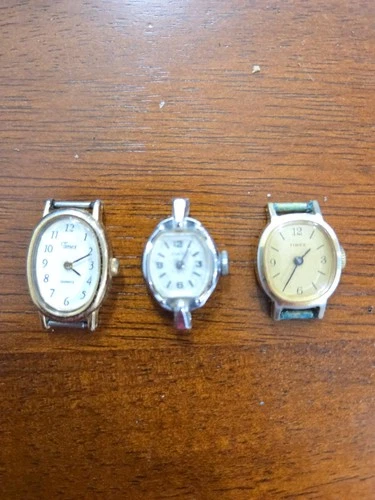 VINTAGE TIMEX WOMENS WATCH LOT