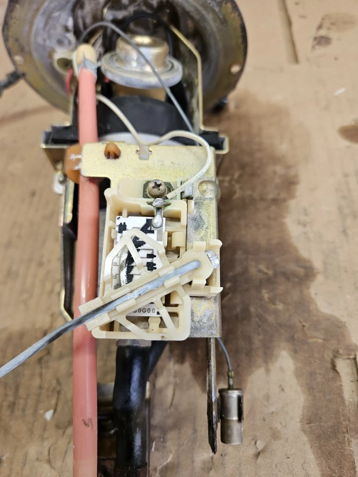 Conjunto de unidad de envío de flotador bomba de combustible 91-95 Nissan Pathfinder 3,0 L OEM *PROBADO* Foto 2 de 4