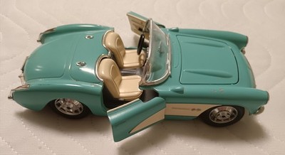 Modellauto Chevrolet Corvette 1957 BBURAGO Italien Maßstab 1:24
