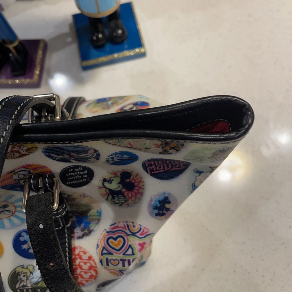 Bolsa tote Dooney & Bourke botões personagens parques da Disney - Nova - Imagem 3 de 4