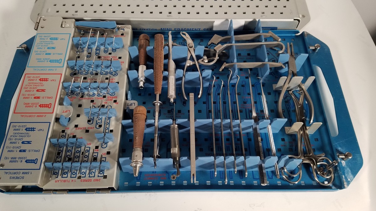 Zimmer Mini Fragment Set 2600-07 Fracture Management | eBay