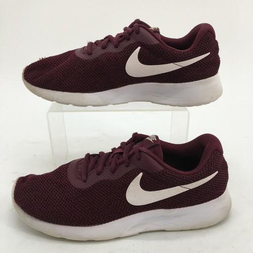 maroon nike tanjun