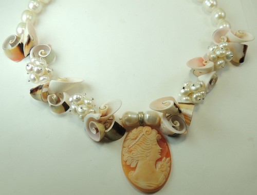 Shell Cameo & Pearl Necklace Statement Wedding Handcrafted Jwelry - Picture 3 of 4