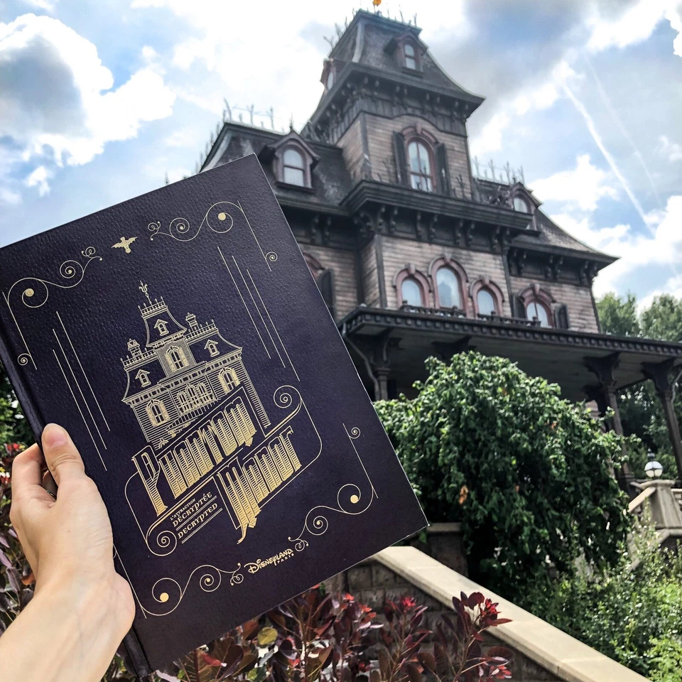Livre Book Phantom Manor  Disneyland Paris Francais English Neuf Disney - Photo 1/1