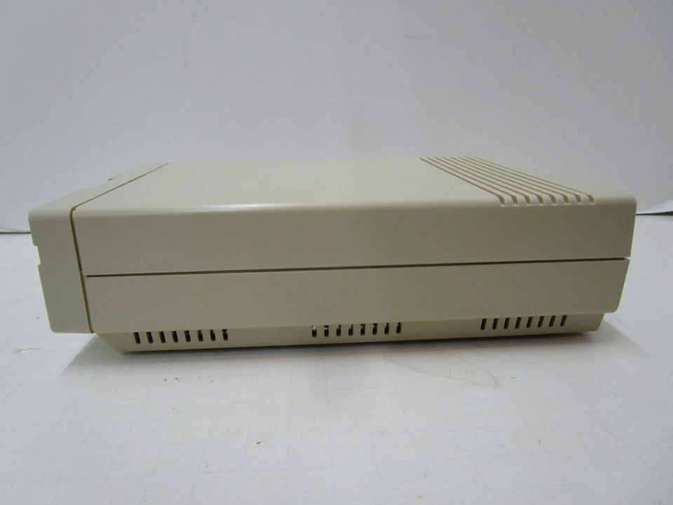 COMMODORE 1581 DISK DRIVE FOR C64 64C C128 TESTED AND WORKING LOT #47 - Image 3 of 4