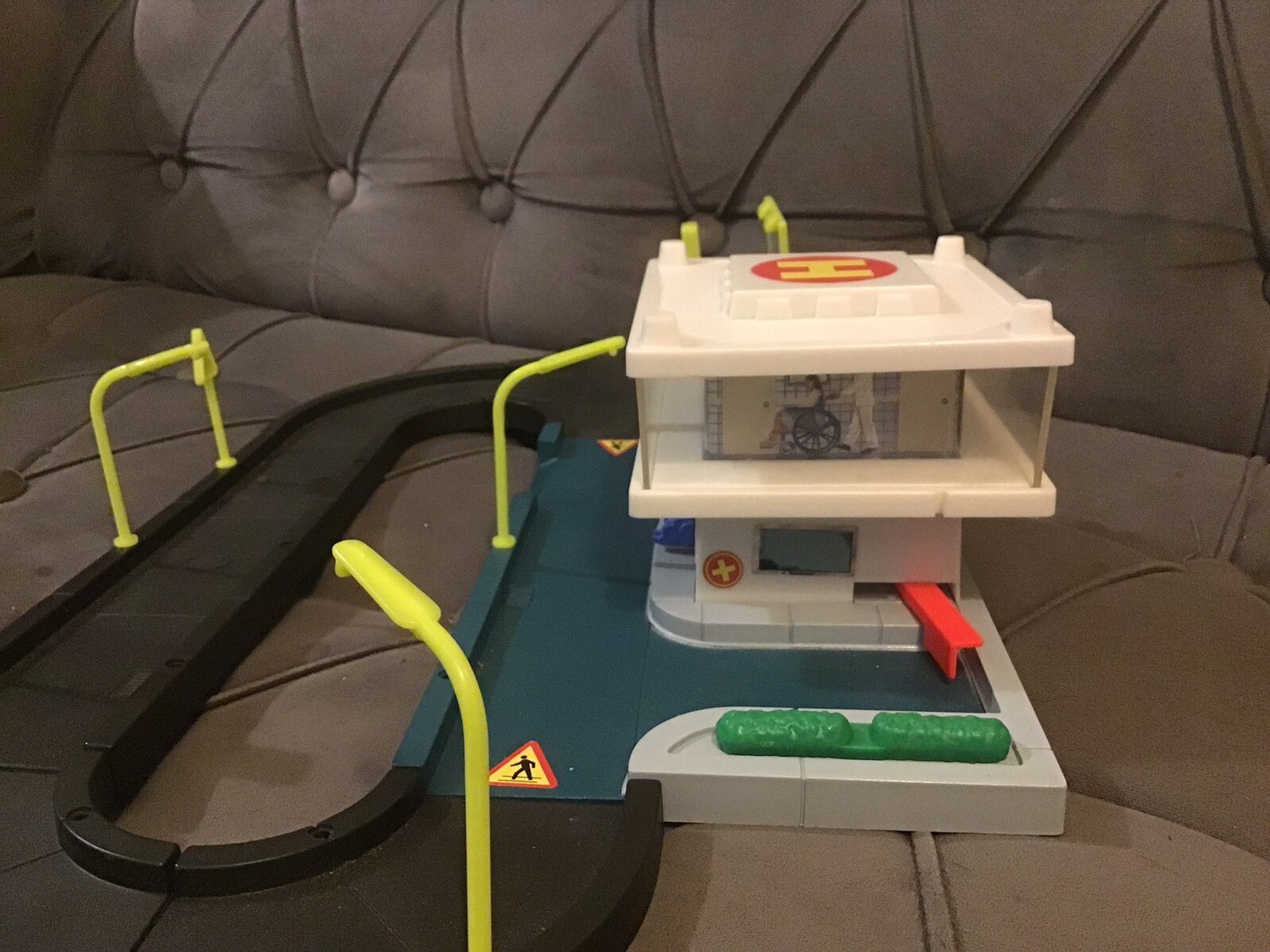 Matchbox Action System 6 Hospital 1996 Fantastic Vintage Set Perfectly