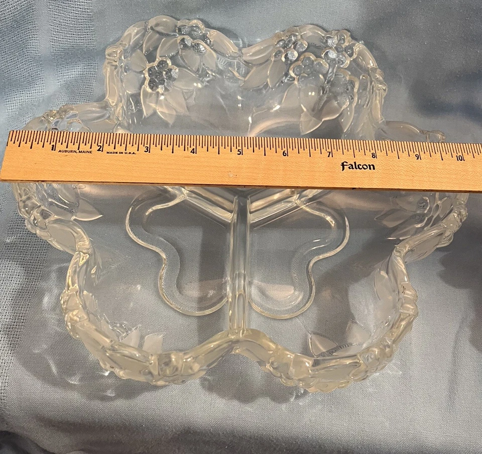 Cuenco para servir vintage de 3 compartimentos festoneado con forma de flor de cristal Mikasa Foto 4 de 4