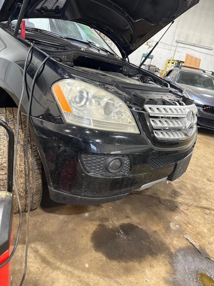 Used Front Bumper Assembly Front fits: 2008 Mercedes-benz Mercedes ml-class 164 Foto 3 de 4