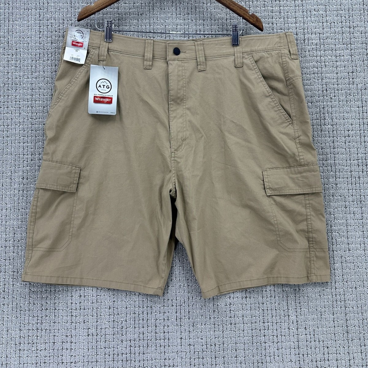 Wrangler ATG Cargo Shorts Mens Size 44 Beige All Terrain