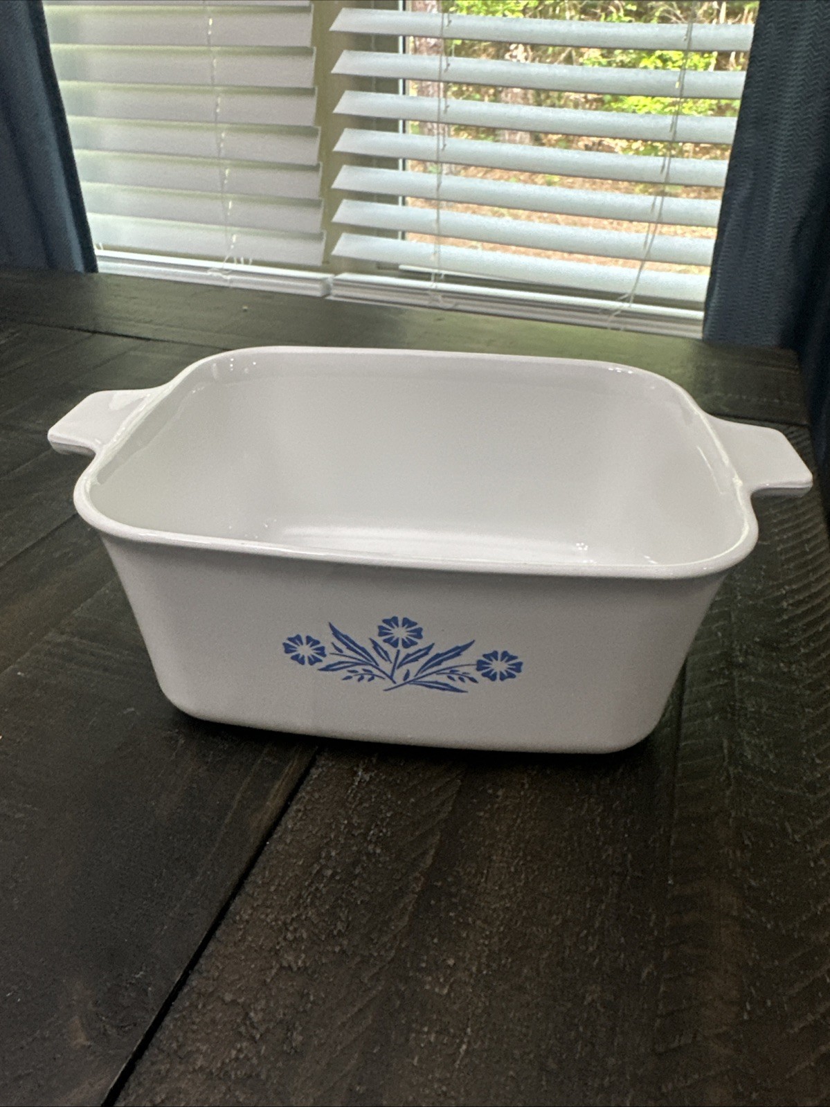 corning ware blue cornflower 1 1/2 Qt Casserole Dish P-4-b