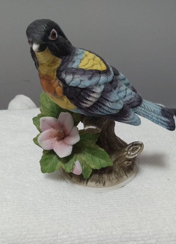 Vintage Royal Crown J.Byron Ceramic Warbler Bird On Tree Trunk With Flowers