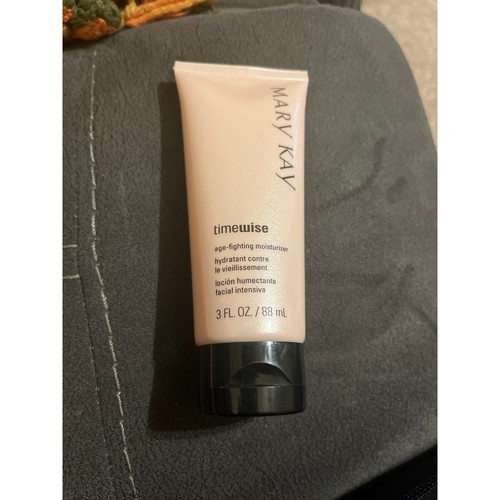 Mary Kay Age Fighting Moisturizer Combination to Oily Skin 3oz - Picture 2 of 3