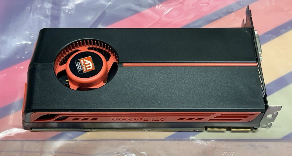 HP 633898-001 ATI Radeon HD6770 1GB GDDR5 128bit Graphics Card - Image 3 of 4