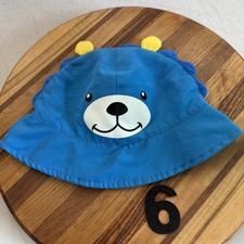 CHILDS BLUE BUCKET HAT W/ BEAR THEME, ONE SIZE FITS MOST, VGC.   6