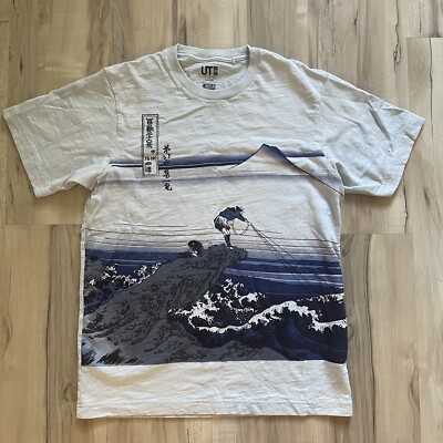 Uniqlo UT Hokusai Blue Wave Fishermen Mount Fuji Textured Cotton T-shirt  Size S