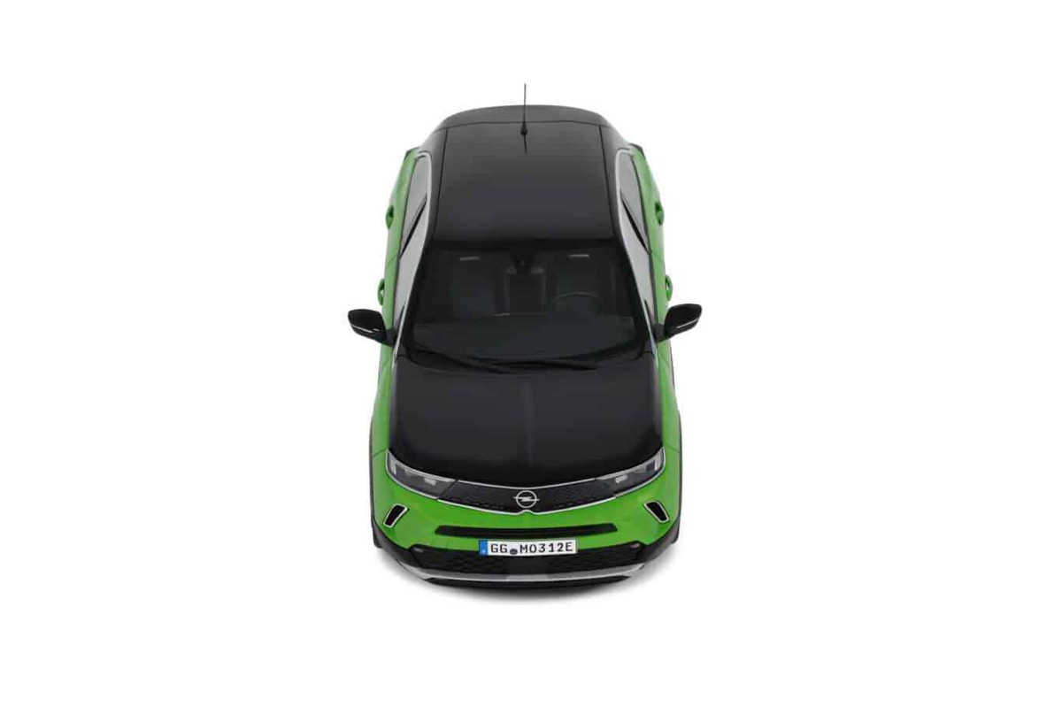 1/18 オペル モッカ E GS 2021 グリーン オットーモビル製ミニカー Opel Mokka E GS Line Grün 2021 Otto Mobile 1/18 | Modell