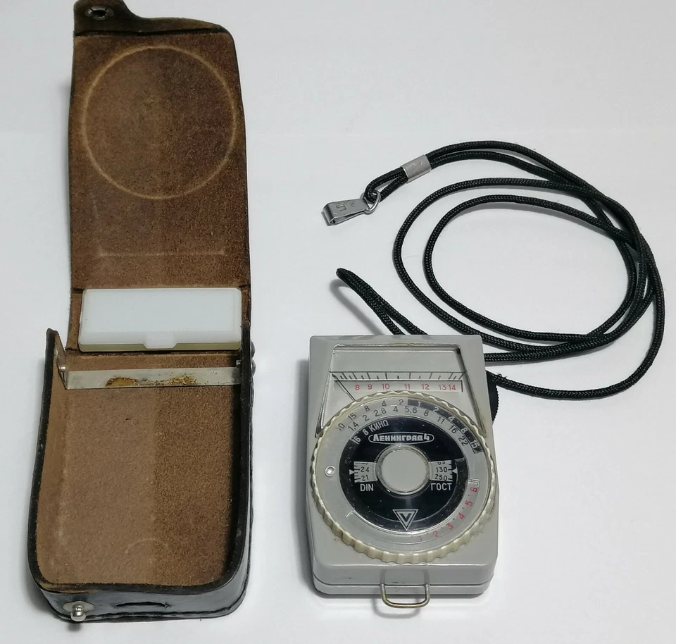 Medidor de exposición vintage Leningrado 4 lanzamiento URSS 1968, estuche de cuero Foto 3 de 4