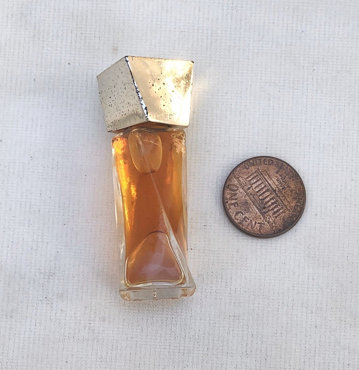 LANCOME マジー MAGIE ランコム　香水　ヴィンテージ　希少品　レア Vintage MAGIE LANCOME Mini Perfume Gold Cap Swirled Glass Bottle