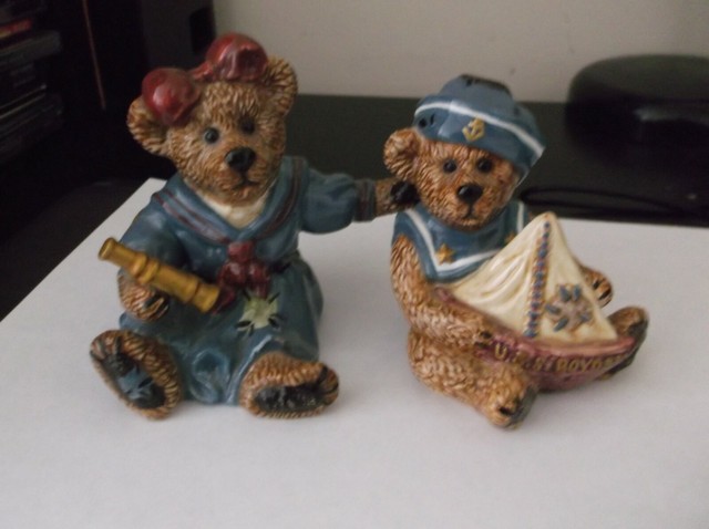 elvira salt and pepper shaker set