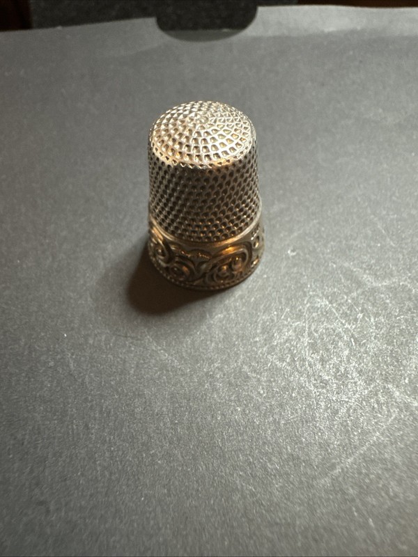 ANTIQUE KETCHUM & McDOUGALL STERLING & GOLD THIMBLE INITIAL W/ SCROLL DESIGN